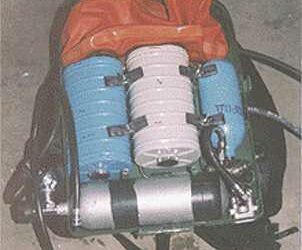 Chemical oxygen rebreather