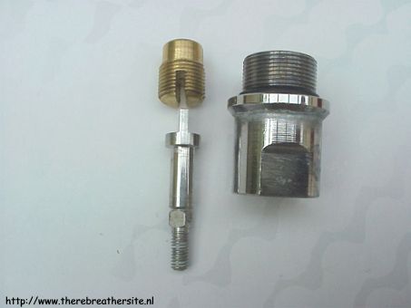 Therebreathersite cylindervalveservice 014